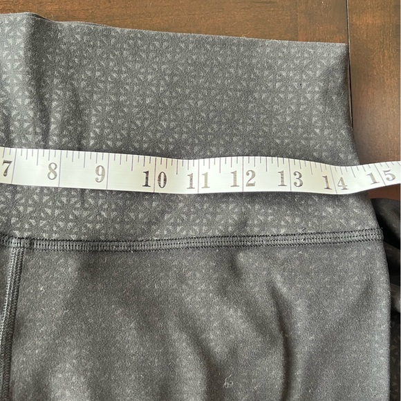 Lululemon Black Align Pant II 25" Lattice Work Emboss 10 - Picture 11 of 13